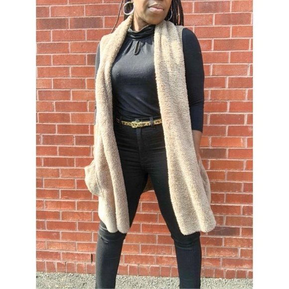 (NWT) Faux Fur Vest - Taupe - Picture 1 of 4